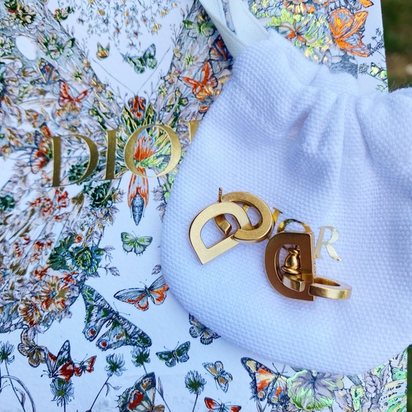 DIOR Gold Earrings - Picture 4 of 7